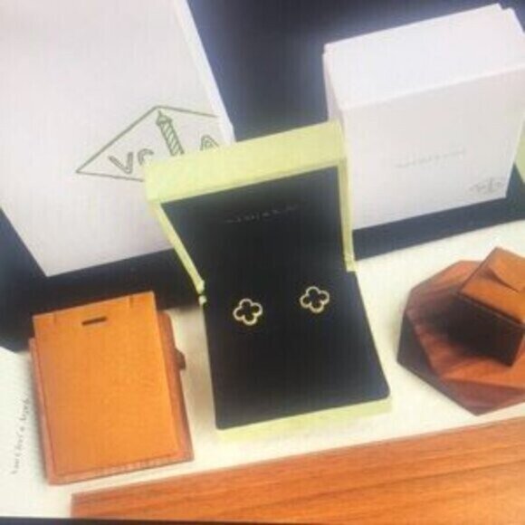 Authentic Van Cleef & Arpels Vintage Alhambra Earrings - Picture 4 of 8